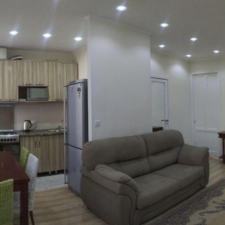 Aura On Erkindik Boulevard Bishkek Luaran gambar