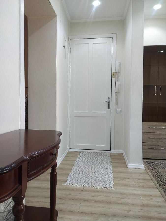 Aura On Erkindik Boulevard Bishkek Luaran gambar