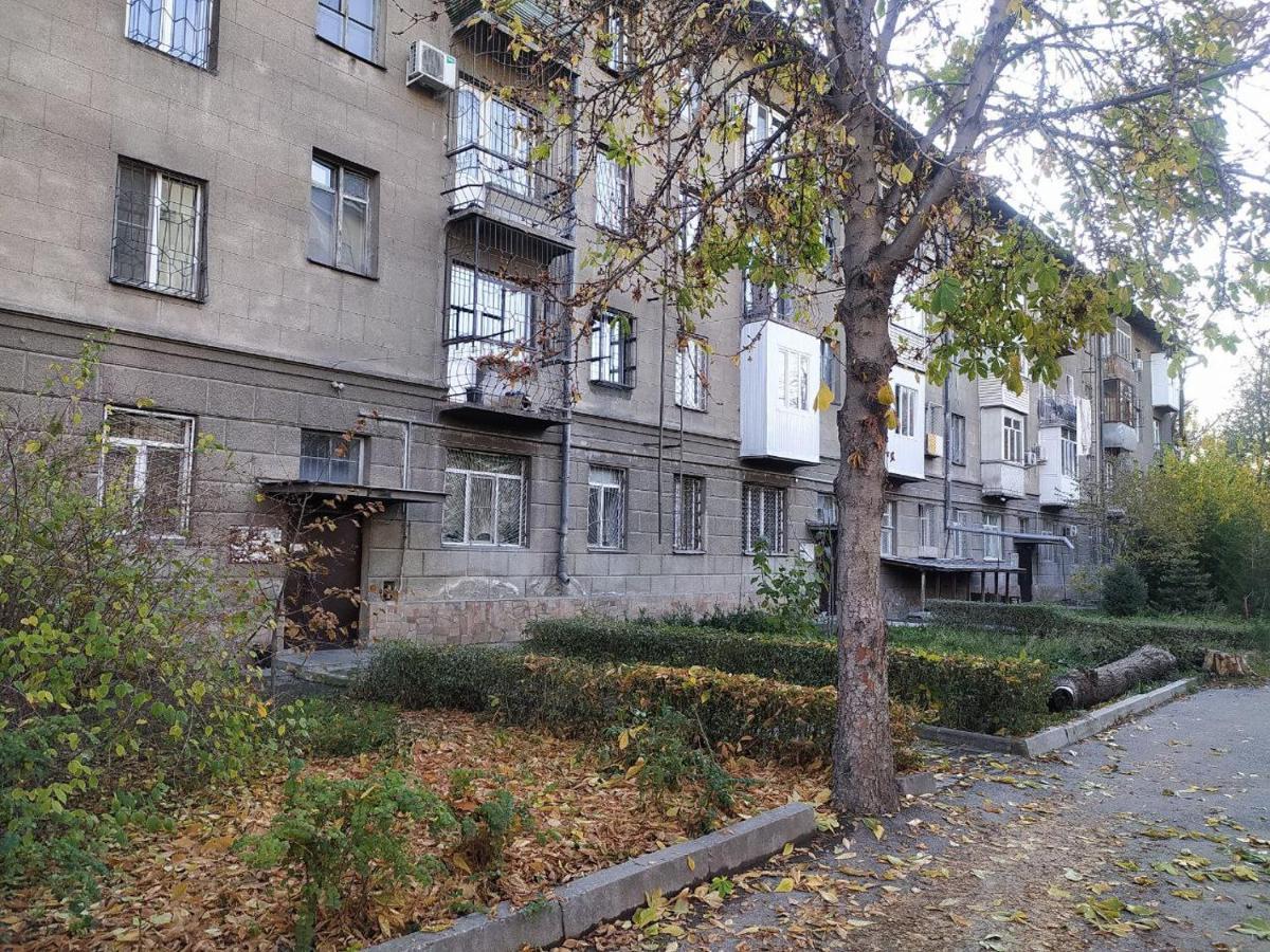 Aura On Erkindik Boulevard Bishkek Luaran gambar